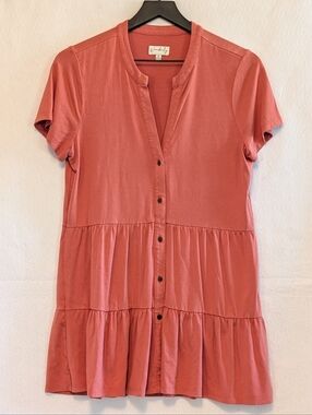 Wonderly Tiered Shirt Dress Womens Medium Coral Mini Swing Short Sleeve Casual